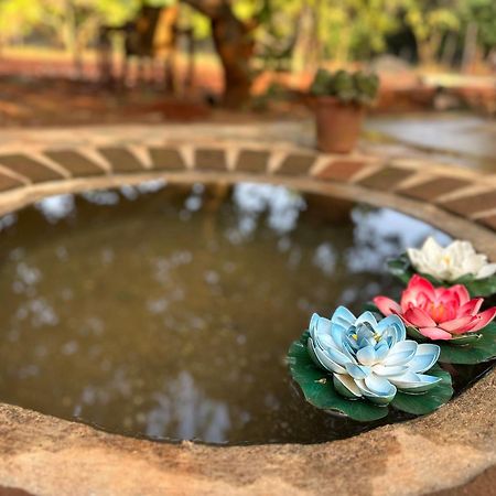 Lotus Garden Guest House Ауровиль Экстерьер фото