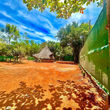 Lotus Garden Guest House Ауровиль Экстерьер фото